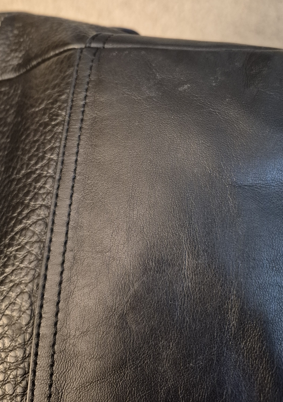 COACH Large Vintage Black Coach Bag With Crossbody Strap. IN GOOD USED CONDITION - Picture 13 of 13